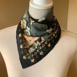Tissue weight floral scarf